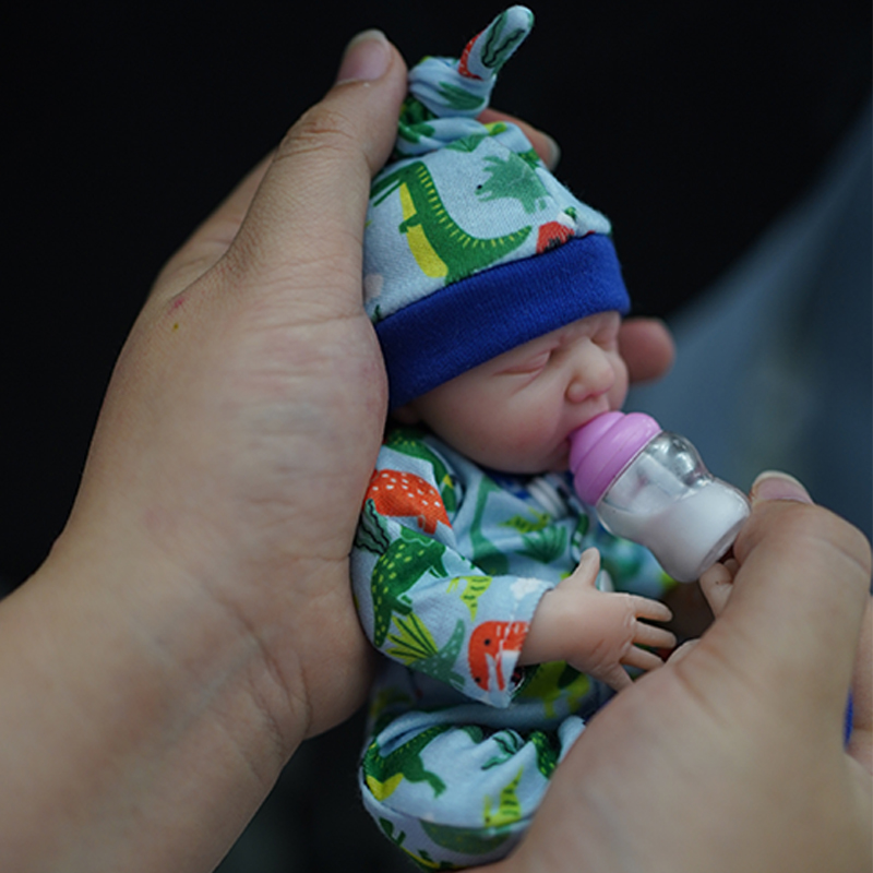 ตุ๊กตาทารกซิลิโคนขนาดเล็กเหมือ - Reborn Baby Doll Silicone Realistic บทวิจารณ์และราคา